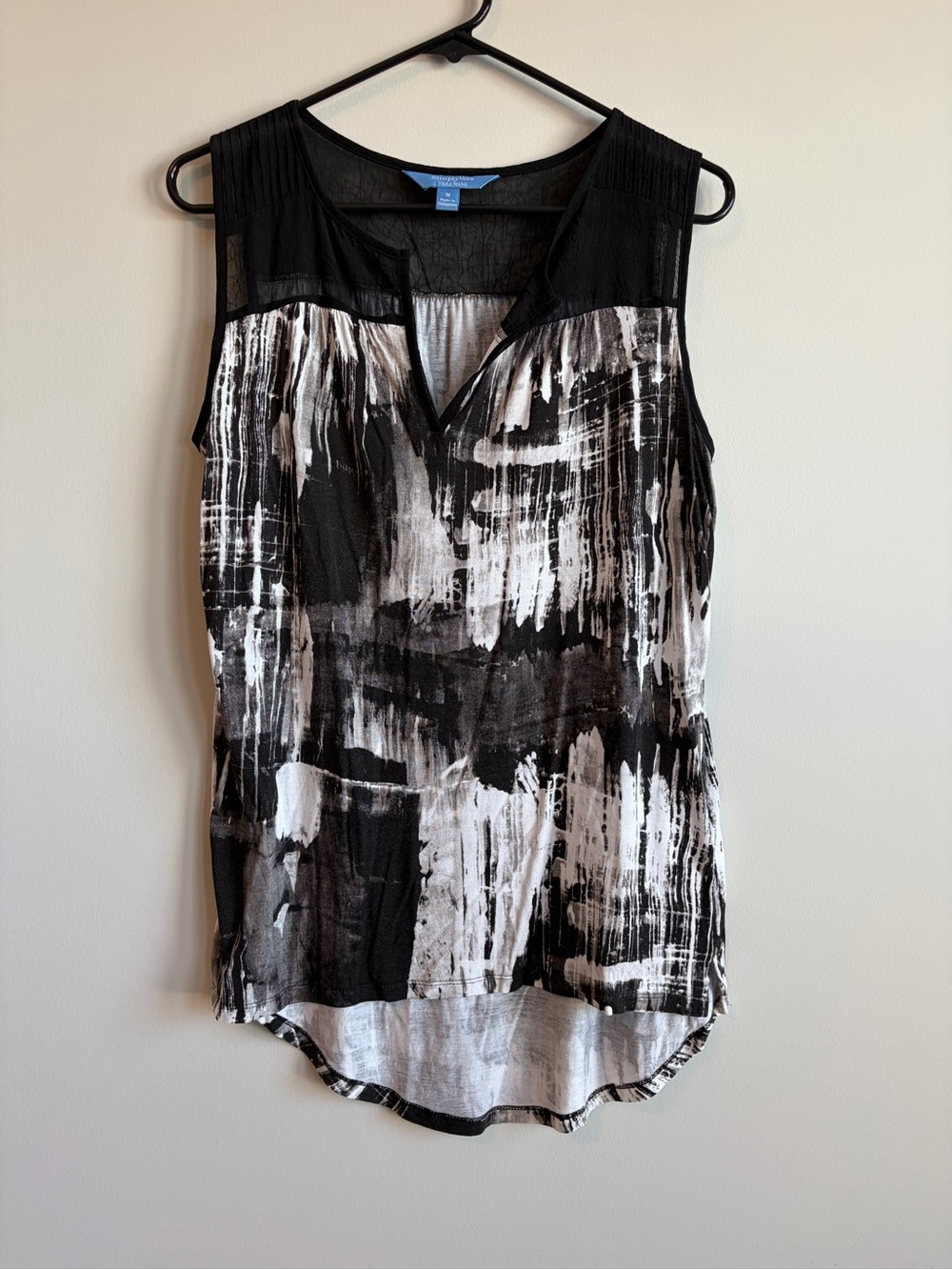 Simply Vera Vera Wang Black and White Brushstroke Sleeveless Top